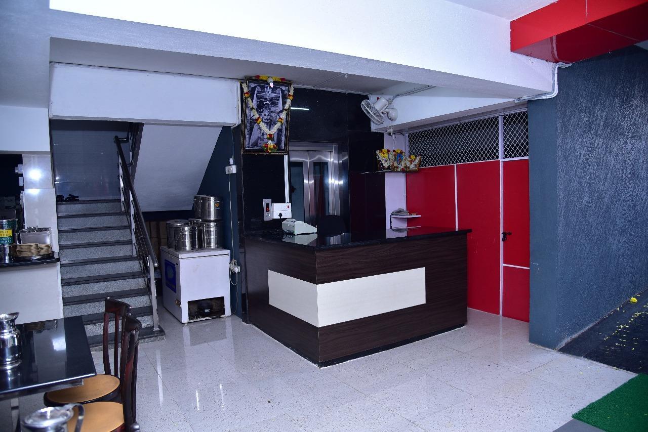 בלארי Iroomz Dwaraka Residency מראה חיצוני תמונה