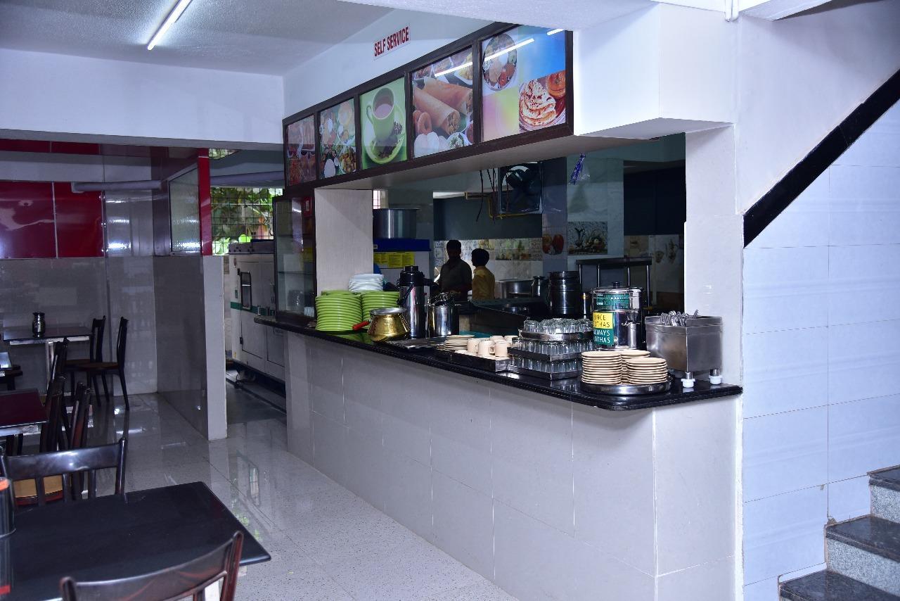 בלארי Iroomz Dwaraka Residency מראה חיצוני תמונה