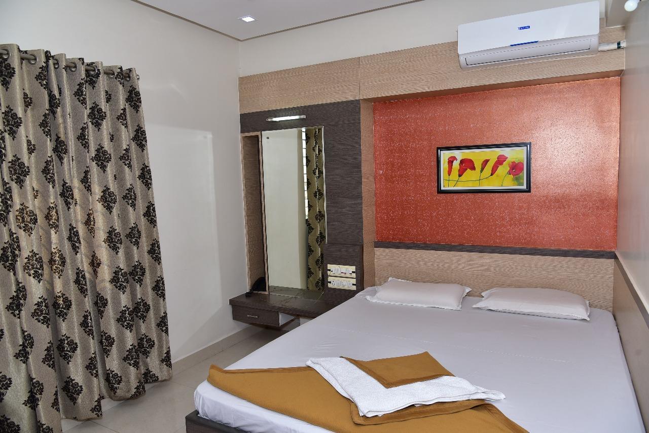 בלארי Iroomz Dwaraka Residency מראה חיצוני תמונה