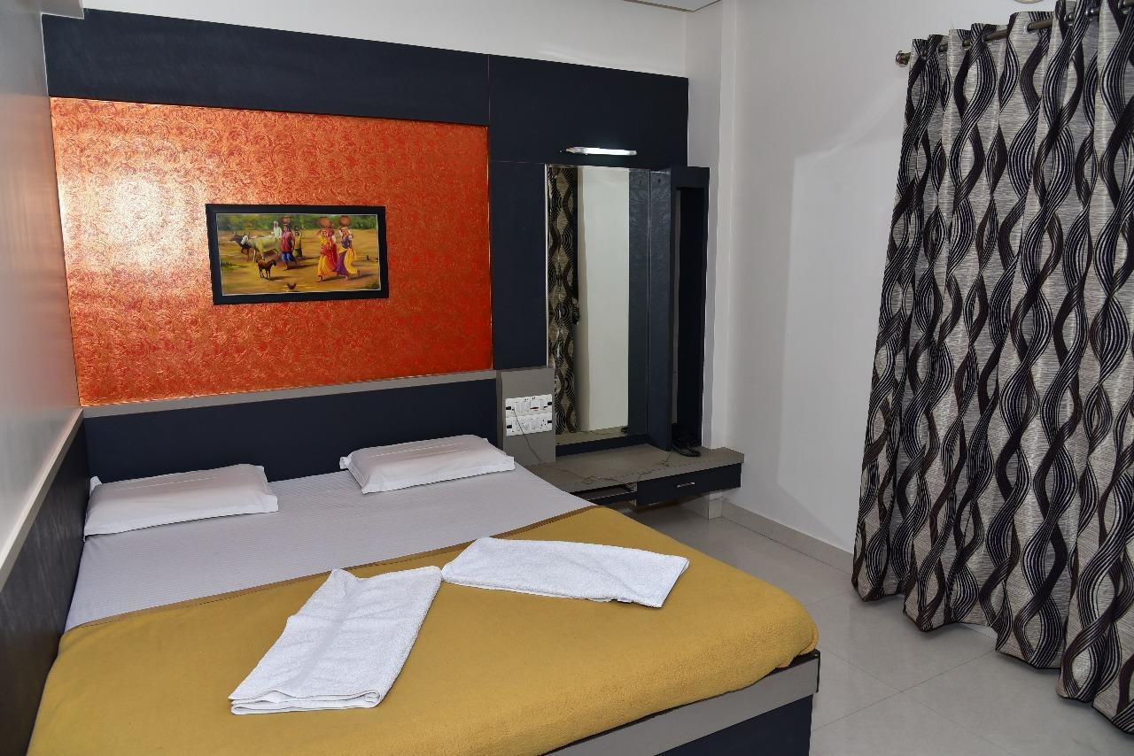 בלארי Iroomz Dwaraka Residency מראה חיצוני תמונה