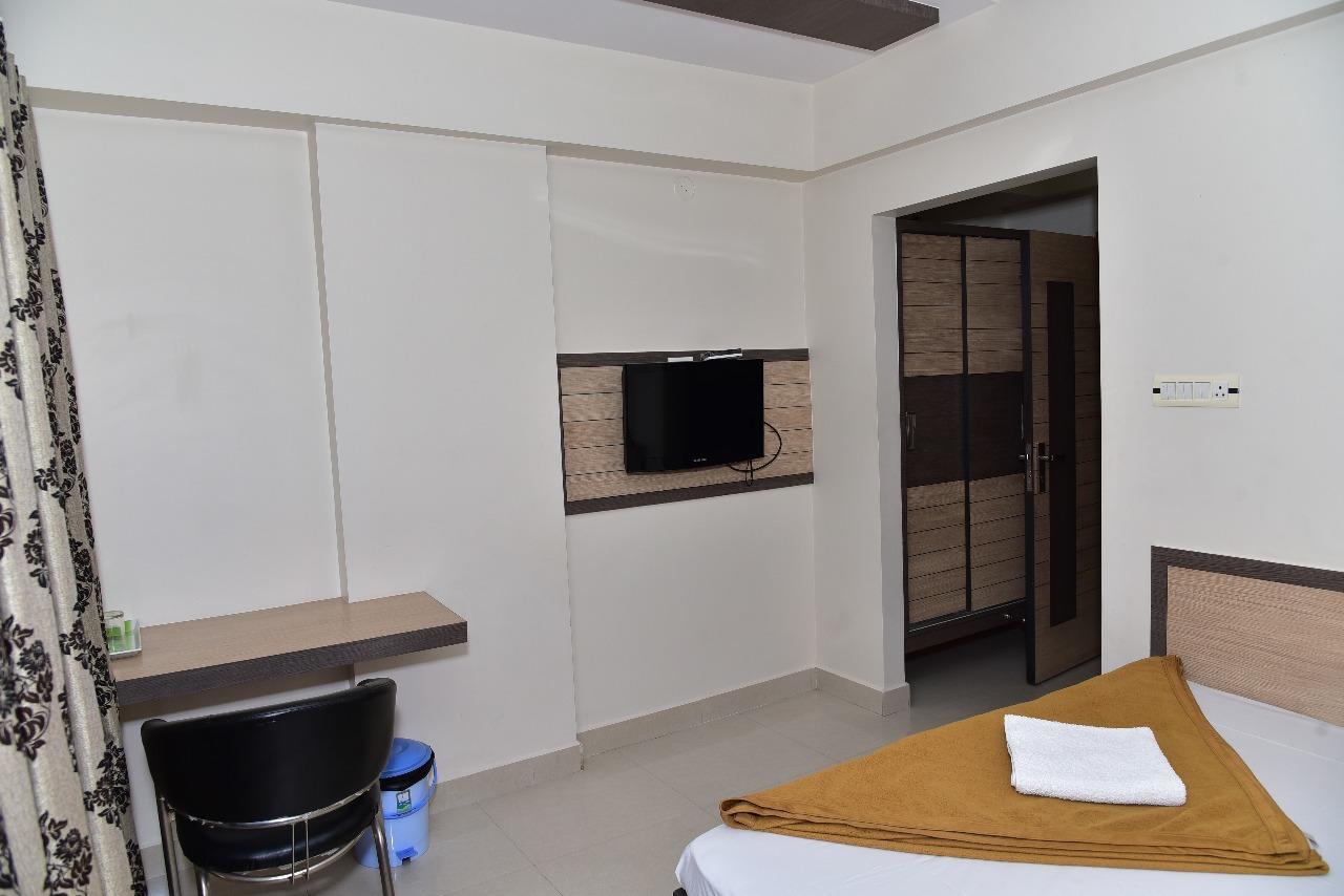 בלארי Iroomz Dwaraka Residency מראה חיצוני תמונה