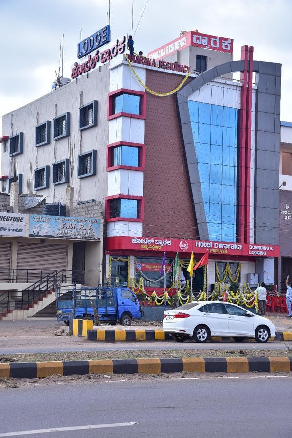 בלארי Iroomz Dwaraka Residency מראה חיצוני תמונה