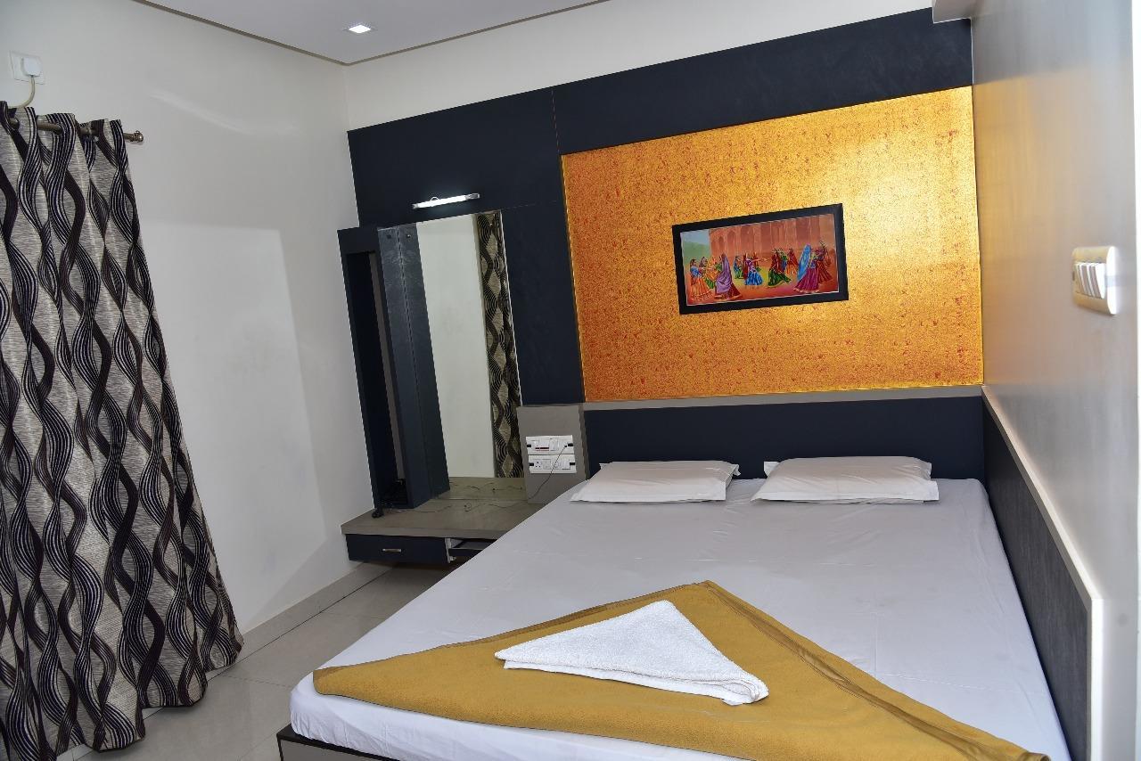 בלארי Iroomz Dwaraka Residency מראה חיצוני תמונה