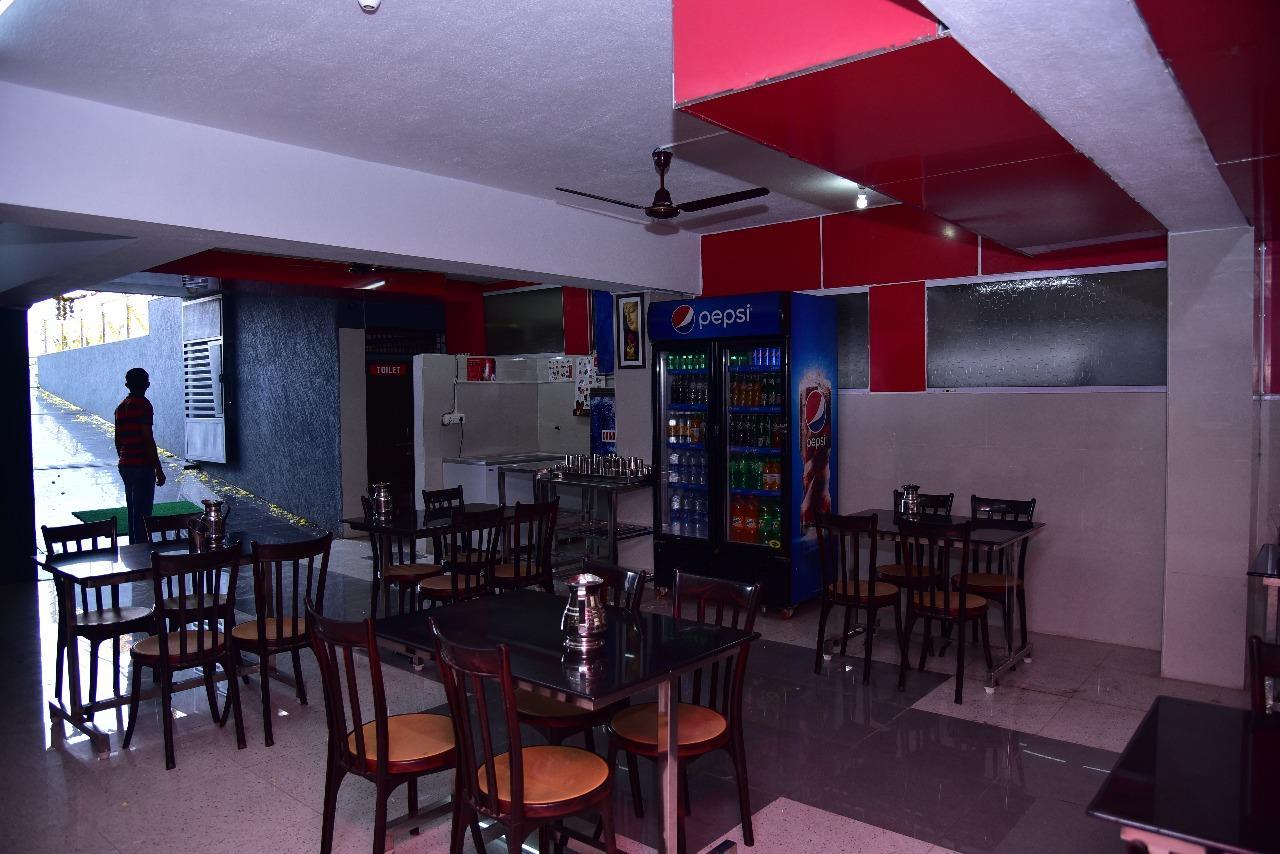 בלארי Iroomz Dwaraka Residency מראה חיצוני תמונה