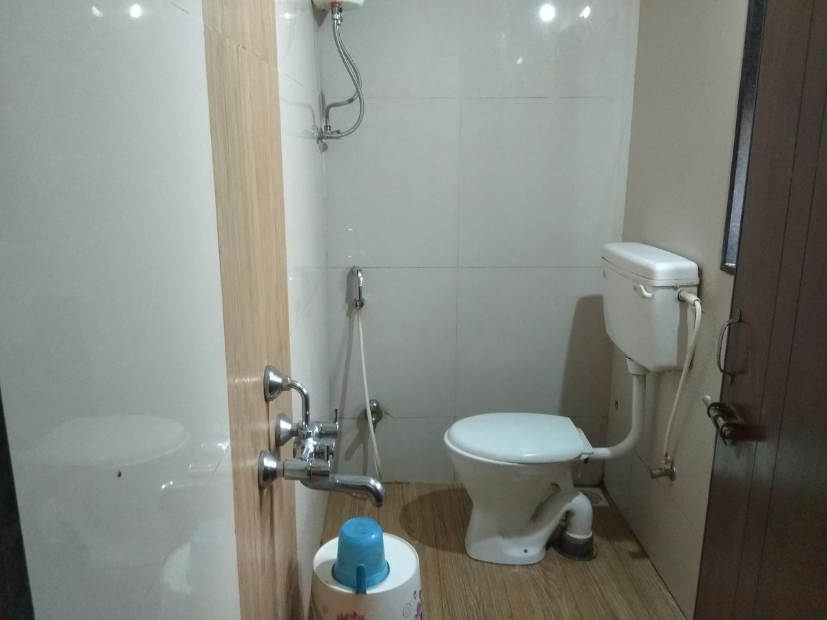 בלארי Iroomz Dwaraka Residency מראה חיצוני תמונה